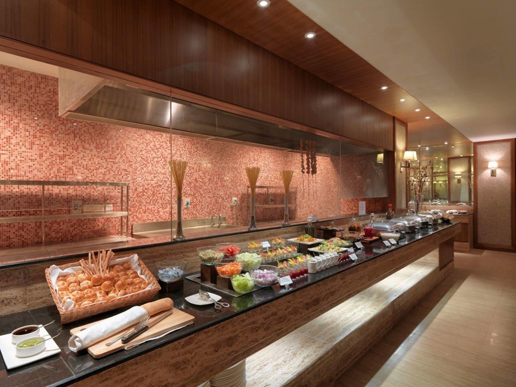Royal Orchid Resort&Convention Centre Bangalore Extérieur photo